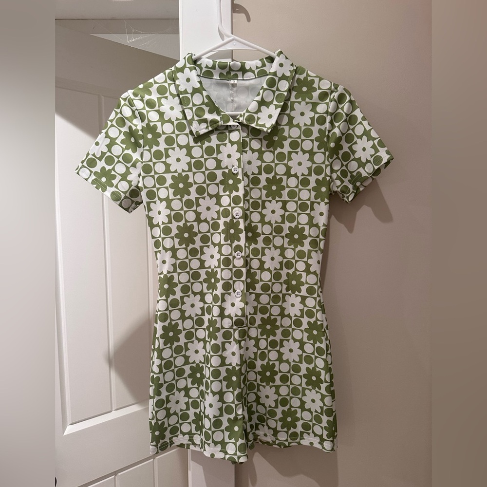 Green shorts & shortsleeve romper